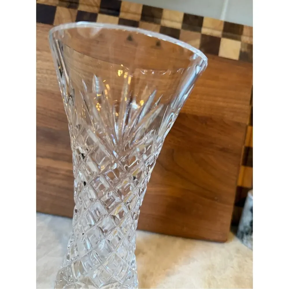 Beautiful cut Crystal vase 7”